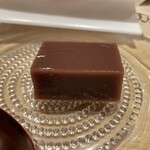 富小路 やま岸 - ◉富小路 やま岸井戸水の水羊羹