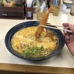 天たまや - 海老フライか？と間違えるほど、衣がガリガリに固い、天ぷらとは思えんよ（笑）