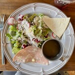 Cafe +8101 - 
