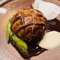 Lien - 青森県産ブランド鶏 “シャモロッグ”とフォワグラのパイ包み焼き