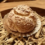 Fujiya 1935 - 山羊ミルクのシュークリーム