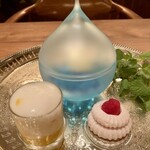 Fujiya 1935 - マンゴーのゼリー
      ピスタチオのアイスクリーム
      ラズベリーのドーナツ