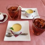 シェガーノ - デザートのプリンとアイスティー♪