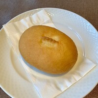 Russian Restaurant ROGOVSKI 銀座 - ゆで卵とひき肉のピロシキ