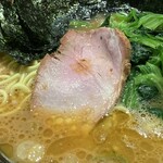 ラーメン 厚木家 - チャーシューはモモのスモーク。