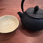 そばきり 日曜庵 - 浅草の名店を彷彿させる、日本酒が鉄器で