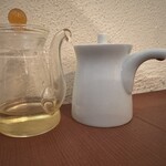 そばきり 日曜庵 - 豆腐用の醤油と荏胡麻オイル