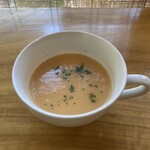 野菜が主役の古民家レストラン 花果菜 - 赤と黄色のトマトポタージュ！