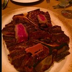 Peter Luger Steak House Tokyo - ジュージューいわしてまんがな〜。