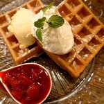 cafe Yummy Waffle - 