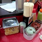 ラーメン 杉田家 - 卓上味変調味料1