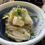 本格手打ちうどん もり - 夏野菜(白茄子、万願寺唐辛子)バターソテーぶっかけスズキ天ぷらと共に