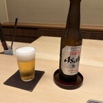 徳ㇵ本也 - ビールで乾杯