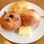 ピッツェリア 薪と石 - 食べ放題のパン