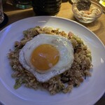 NEO SHOT BAR　深海の洞窟 - 卵とレタスのチャーハン❣️