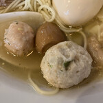 支那蕎麦 大丸 - つくねとウズラの燻製卵