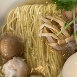 支那蕎麦 大丸 - 美しい麺線