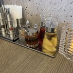 支那蕎麦 大丸 - 卓上調味料