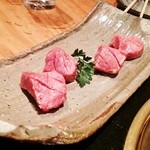 肉料理とワイン YUZAN - 厚切りタン♪