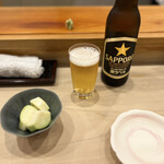 鮨竹 - サッポロ黒ラベルと水茄子(しみづさんを思い出します)