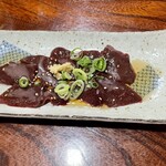 新勝 - 馬のレバ刺し