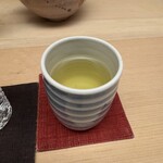 徳ㇵ本也 - お食事の際の温かいお茶
