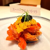 JINBO MINAMI AOYAMA - ⚫パスタ
                    「利尻雲丹  キャビア  フルーツトマト  芽ねぎ  フェデリーニ」（