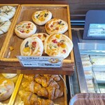 Ape - 店内