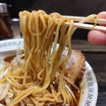スパイス・ラー麺 卍力 西葛西店 - 中太麺