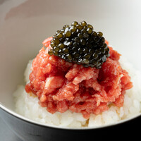 オシェトラキャビア＆黒毛和牛ユッケ丼