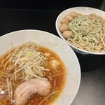 豚風。 - 限定『こんぶ。BLUE』（1,400円）＋燻製うずら（150円）＋ショウガ（50円）、ニンニクコール