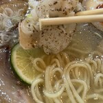 RAMEN ガモウスマイル - メイン食材の鱧。適度な歯応えと旨味がしっかり感じ取れます。
