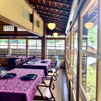 幻董庵 - 2階角席からの室内