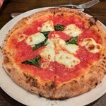 Grilled Dishes&Cocktail Bar Dehydration - マルゲリータも窯焼きの本格派