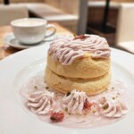 COLONY by EQI - パンケーキの間にカスタードも入ってました♪