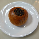 Maruyoshi Bakery - 有機小倉餡ぱん(248円)