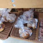 フレッシュ・クラブ - バターロールとか　給食の時の濃い味のコッペパンを思い出す 濃厚なパンの味でした