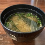 とんかつ ますいや - 味噌汁。