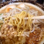 吟醸味噌らーめん まごころ亭 - もちもち麺