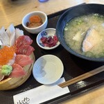 Tonkoya FISH MARKET - 料理写真:特上海鮮丼