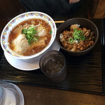 大福 - 中華そばとチャーシュー丼
            ¥780(税別)