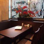 本格水炊きと博多もつ鍋 地鶏と九州料理 居酒屋 鳥邸 - 各席仕切られているので落ち着つきます