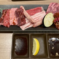 近江うし 焼肉 にくTATSU 青山本店 - 
