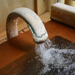Myouken Ishiharasou Shokusai Ishikura - 緑青満載の蛇口。本物の温泉の証拠。強い炭酸泉だった。