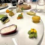 エスキス - もう、絵です。構成は野菜が殆ど。さすがソースの国フランス。全て美味しい。仔羊は、とっても柔らかく、美味しい一品でした。