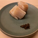 鮨 生粋 - たいらぎがい、黒七味