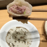 餃子といえば芭莉龍 - 焼餃子は胡椒酢で食べます。