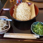 五島うどんと酒菜 はちびら - 