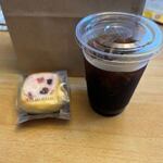 FADIE COFFEE  - お持ち帰りしたのはアイスコーヒーとキューブサンドです。