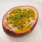 Simplicité - ランチコース 12100円 のパッションフルーツ レモンのソルベ